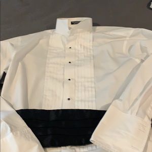 Tuxedo shirt with cumberbund